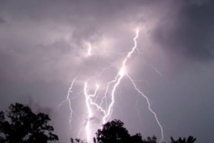 Ilustračný obrázok k článku Na Brezno má udrieť divoké počasie: Dajte si pozor na lejaky a búrky s krúpami!
