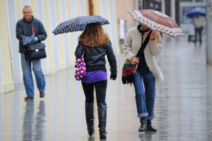 Ilustračný obrázok k článku Daždivé počasie pokračuje: Pre Trnavu platia výstrahy pred búrkami