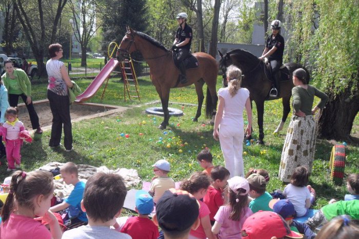 Ilustračný obrázok k článku Deň koní  na Deň detí: Zábava, nábor i otvorenie historickej jazdiarne v Národnom žrebčíne