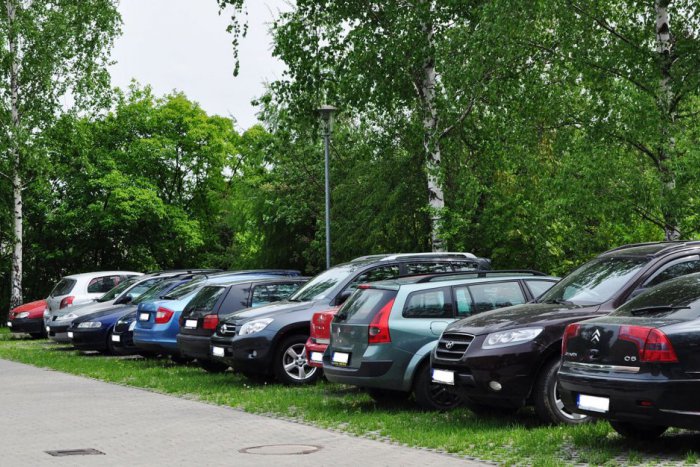 Ilustračný obrázok k článku Nová koncepcia parkovania na žilinských sídliskách: Chýba vyše 1400 parkovacích miest