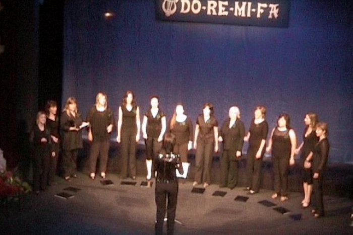 Ilustračný obrázok k článku Regionálna prehliadka speváckych zborov DO-RE-MI-FA: Divadlo hostilo 115 spevákov