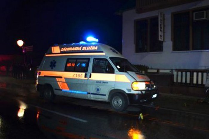 Ilustračný obrázok k článku Hrozivá dopravná nehoda v Kamenici nad Cirochou: Ťažké zranenia a auto na šrot