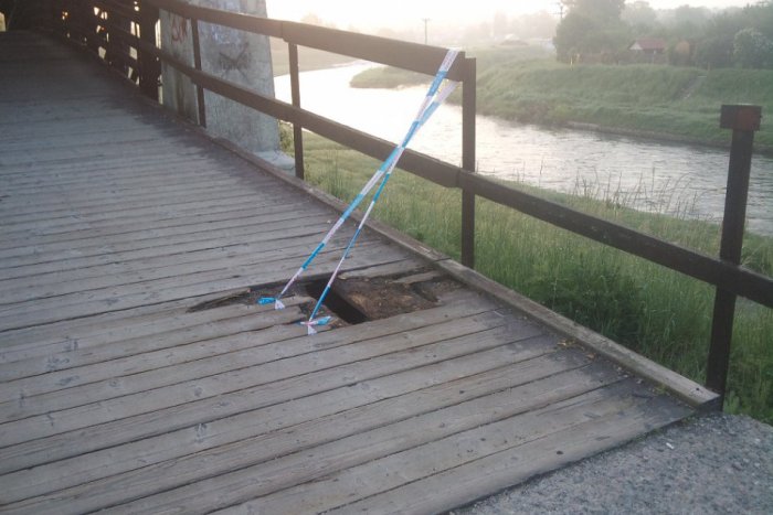 Ilustračný obrázok k článku Drevený most pri Hrone je v dezolátnom stave! Kedy ho chcú opraviť?