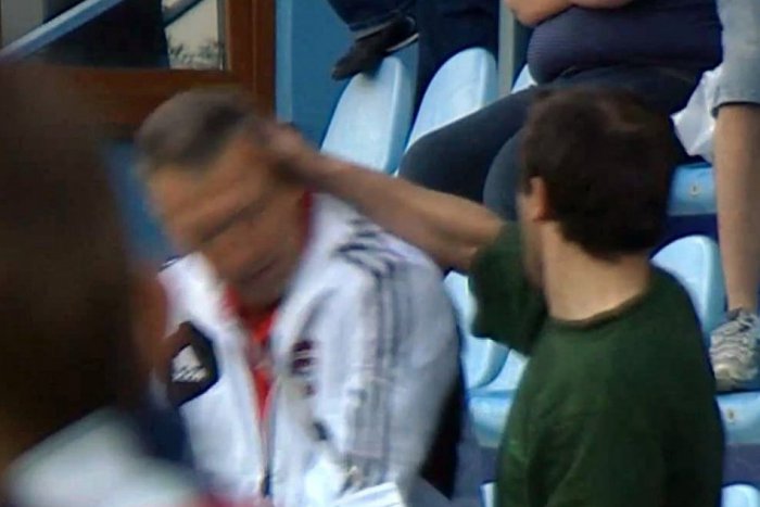 Ilustračný obrázok k článku Futbalový zväz vytasil ťažké zbrane: Vysoké pokuty a zápas  so Senicou bez divákov!