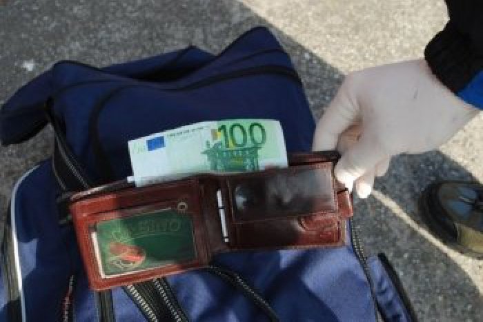 Ilustračný obrázok k článku Mladá žena (34) sa stala obeťou krádeže: Z jej kreditky zlodej minul 5-tisíc eur!