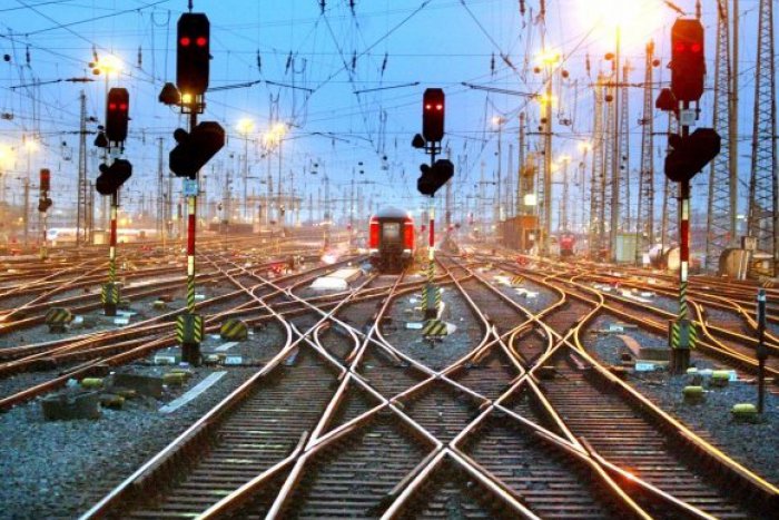 Ilustračný obrázok k článku Výluka železnice pokračuje: Z Handlovej do Hornej Štubne sa vlakom nedostanete!