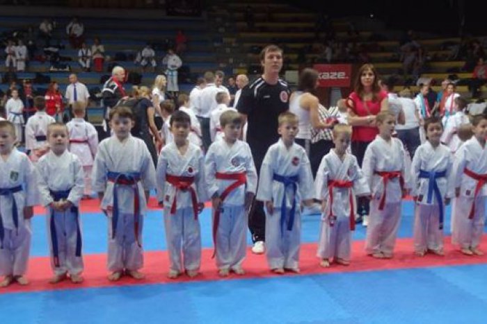 Ilustračný obrázok k článku Európsky pohár mládeže: Ďalšie kovy pre prievidzských karatistov