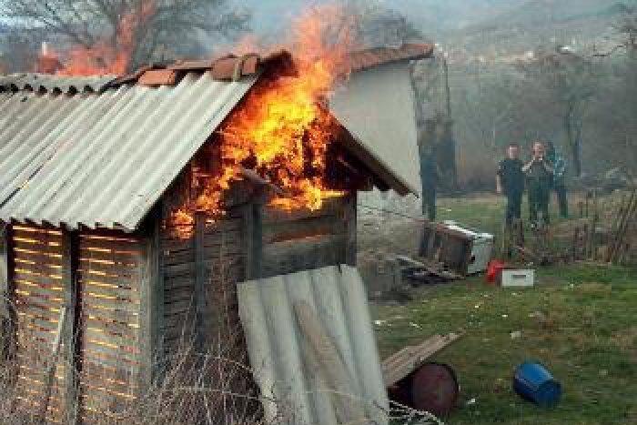 Ilustračný obrázok k článku V osade vypukol požiar: Podpálil niekto Rómom príbytok úmyselne?!