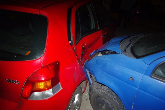 Ilustračný obrázok k článku Nešťastná zrážka pri Sľažanoch: Nabúrali do seba až štyri autá!