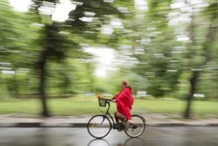 Ilustračný obrázok k článku Jazda ožratého mladíka s 3,65 promile? Na ženskom bicykli bez brzdy skončil v priekope