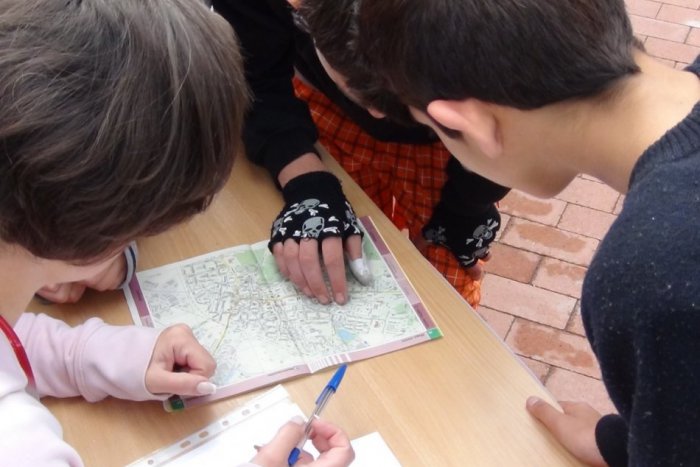 Ilustračný obrázok k článku Nitrianska letná univerzita je na konci: Deti ju zavŕšili promóciou