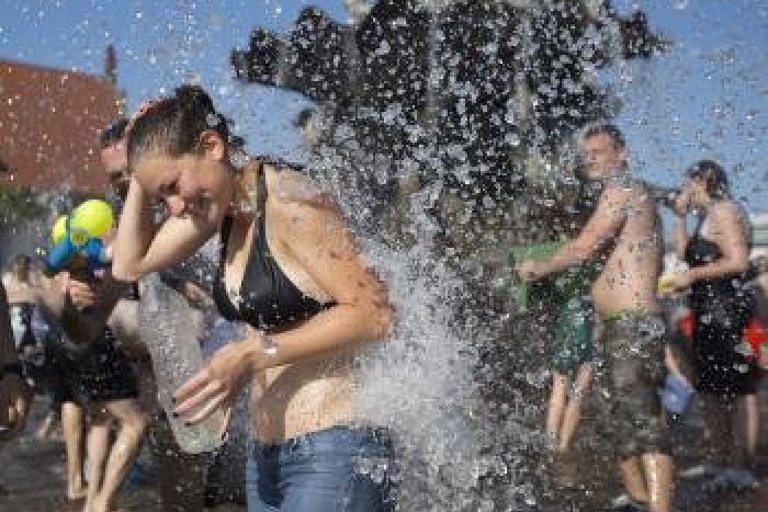 Ilustračný obrázok k článku Uff... trópy nepoľavia: Až do víkendu nás potrápia až 35-stupňové horúčavy!