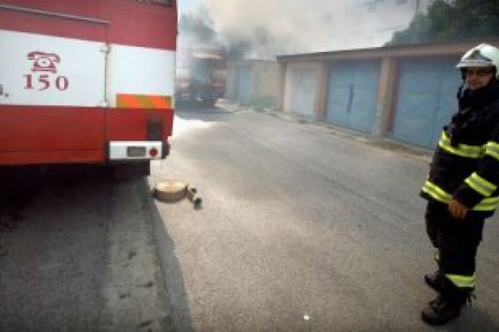 Ilustračný obrázok k článku Červený kohút vyčíňal: Hasiči museli zasahovať na polícii, vypukol tam požiar!