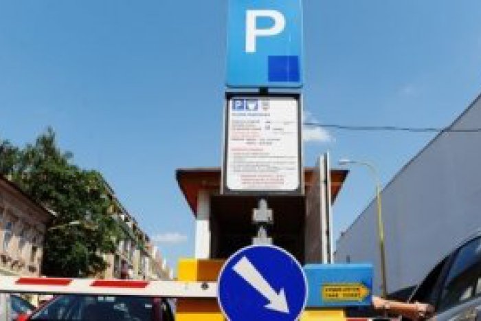 Ilustračný obrázok k článku Tankodróm na ulici Hradby sa má zmeniť na parkovisko na úrovni: Zadarmo však už asi nebude