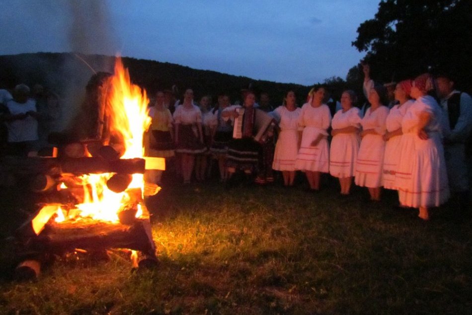 Ilustračný obrázok k článku Pálenie jánskych ohňov: Ľudové tradície ožijú v parku Janka Kráľa
