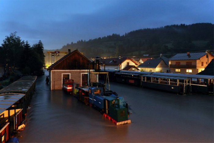 Ilustračný obrázok k článku OBRAZOM: Čiernohronskú železnicu zasiahla povodeň v plnej sile