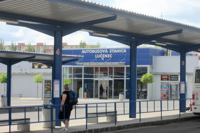 Ilustračný obrázok k článku Vyčíňaniu výrastkov v autobusoch je koniec: Pozrite, ako to vyriešila lučenecká SAD-ka