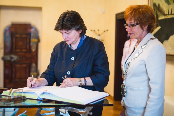 Ilustračný obrázok k článku Bulharská návšteva v Radnici: Viceprimátorka prijala veľvyslankyňu Margaritu Ganeva
