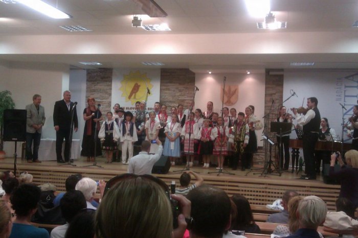 Ilustračný obrázok k článku Úspech talentovanej speváčky Laury z Nitry: Stala sa najmladším Slávikom Slovenska!