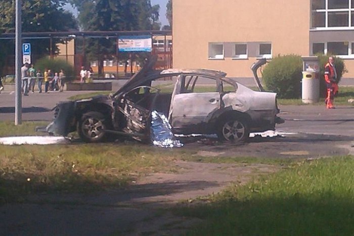 Ilustračný obrázok k článku Policajti žiadajú ľudí o pomoc pri vyšetrovaní výbuchu auta!