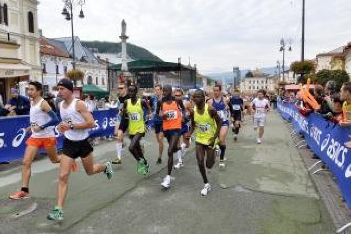 Ilustračný obrázok k článku Maratón sa už druhýkrát pobeží aj v Bystrici: Lákadlom je polmaratón naboso