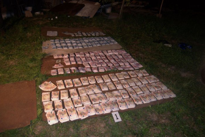 Ilustračný obrázok k článku Polícia: Martin (25) a Peter (35) chceli dať do obehu 30 000 falošných eur!