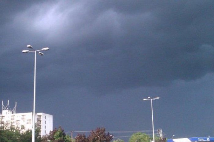 Ilustračný obrázok k článku Meteorológovia varujú pred búrkami: Vieme, v ktorý deň môžu zasiahnuť Michalovce!