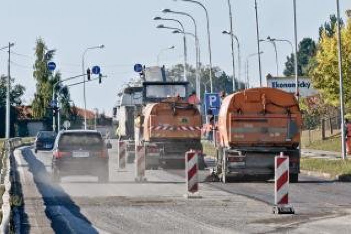 Ilustračný obrázok k článku Policajti vystríhajú: Na tejto ceste v Novákoch buďte opatrní!