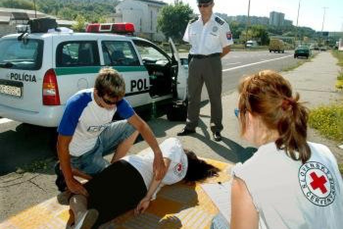 Ilustračný obrázok k článku Vodiči, nezabudli ste dávať prvú pomoc? Policajti v Spišskej chystajú špeciálnu akciu