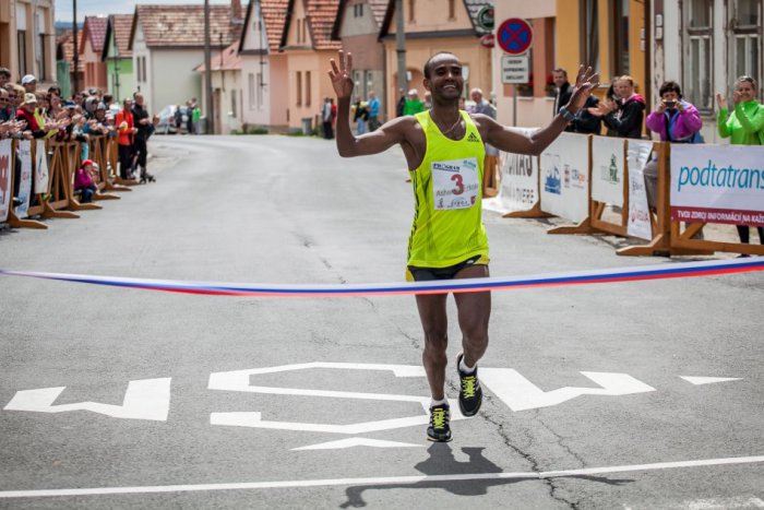 Ilustračný obrázok k článku Malý štrbský maratón prepísal históriu. Na trať sa postavil rekordný počet bežcov