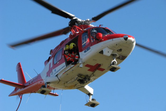 Ilustračný obrázok k článku Motokrosový pretekár (48) so zranením chrbtice: Leteckí záchranári v akcii!