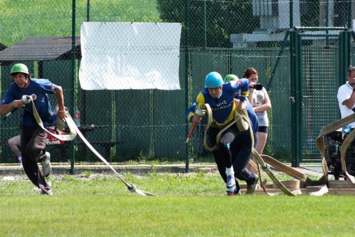 Ilustračný obrázok k článku Trnavskí hasiči bojovali s Trnavčanmi: Zo súťaže doniesli dva bronzové poháre