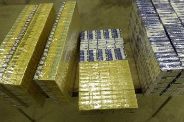 Ilustračný obrázok k článku Vydarený úlovok colníkov v Michalovciach: 700 kartónov nelegálne prevážaných cigariet