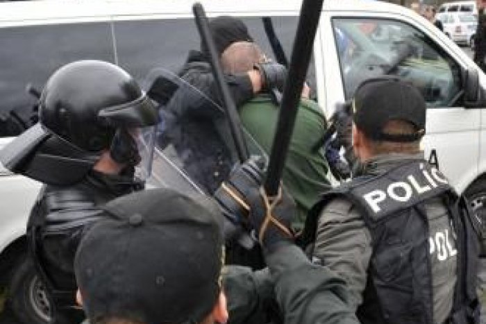 Ilustračný obrázok k článku Poriadok v Žiline strážia policajti z celej SR, pri vstupe na štadión má byť trojzónová kontrola!