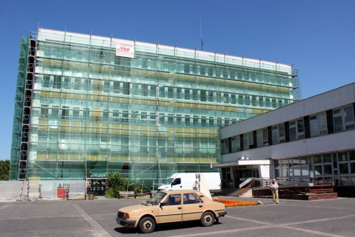 Ilustračný obrázok k článku Rekonštrukcia polikliniky na Klokočine pokračuje: K zubárovi sa pacienti nedostanú