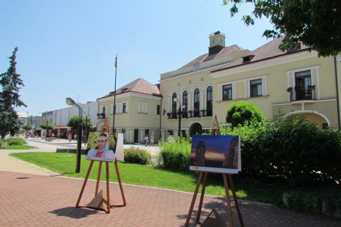 Ilustračný obrázok k článku Poslanec Sokologorský o svojom volebnom obvode: Kostolné námestie si zaslúži oprášiť svoju minulosť