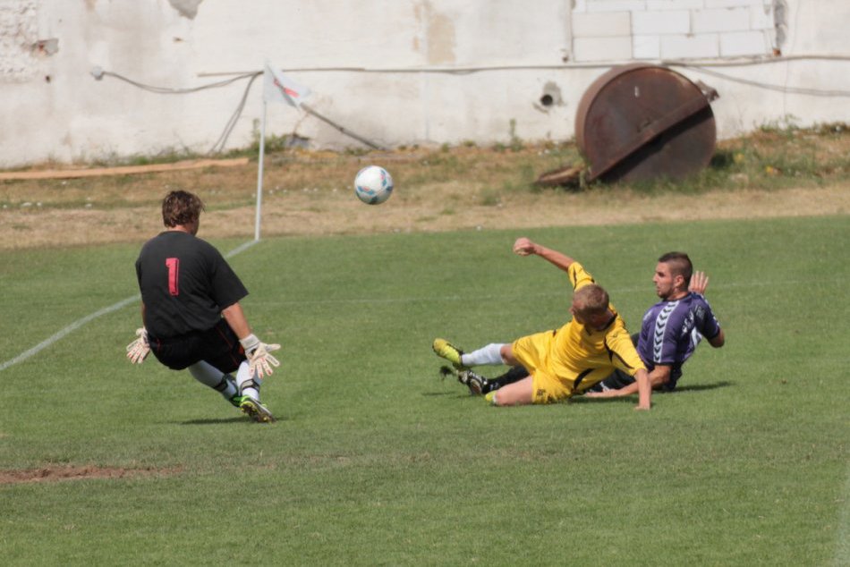 Ilustračný obrázok k článku Futbalové mužstvá z regiónu sa chystajú na trávniky: PREHĽAD duelov v kocke