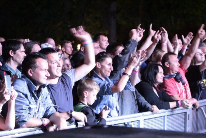 Ilustračný obrázok k článku Rockový festival spríjemní záver leta v Moravciach: Ľudí potešia kapely aj veľmi príjemné prekvapenie!