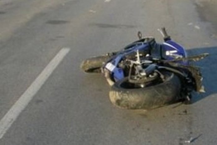 Ilustračný obrázok k článku Nočná jazda skončila nešťastím: Pri havárii motorkára zasahovali všetky záchranné zložky!