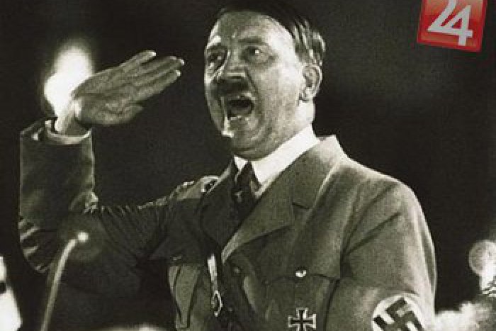 Ilustračný obrázok k článku Do Bystrice dorazila zbierka, ktorú doprevádzali ozbrojenou eskortou: Uvidíme osobné veci Hitlera!