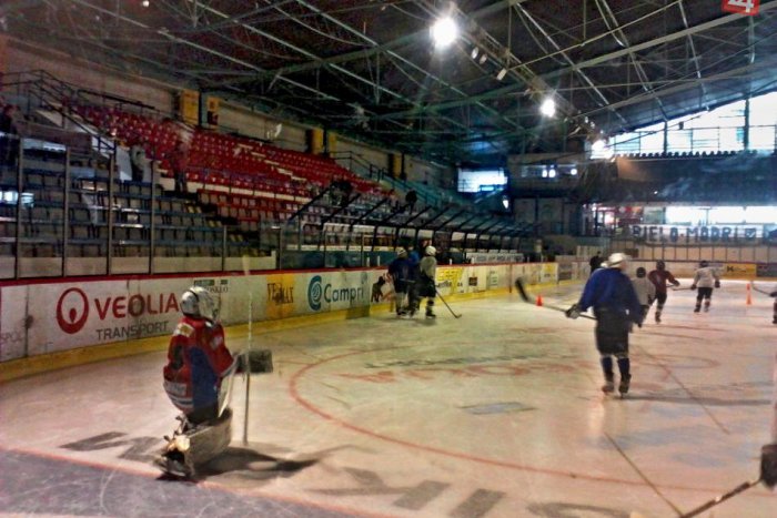 Ilustračný obrázok k článku Rekonštrukcia hokejového štadióna: Vymenia mantinely, na štýl NHL však nebudú