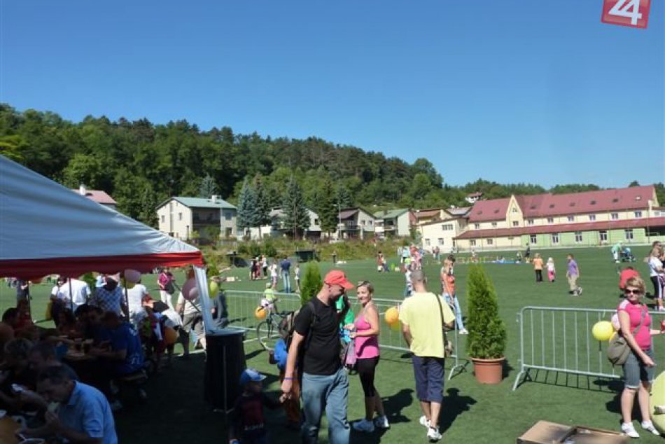Ilustračný obrázok k článku Veľký deň známej obce pri Bystrici: Lákadlami nohejbalový turnaj aj folkloristi