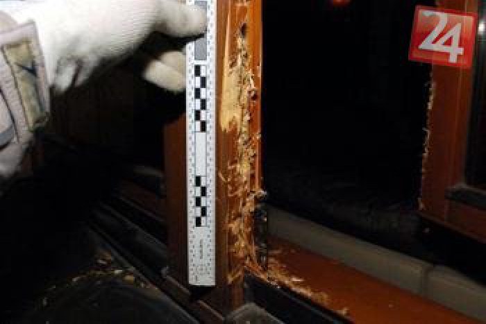 Ilustračný obrázok k článku Mladíci (14 a 17) vykradli v Spišskej dve záhradné chatky: Odišli však naprázdno