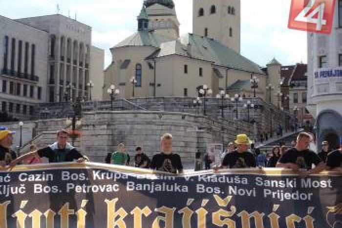 Ilustračný obrázok k článku OBJEKTÍVOM: Fanúšikovia Bosny obsadili centrum Žiliny!
