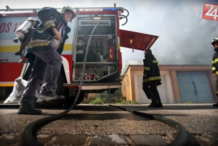 Ilustračný obrázok k článku Zásah hasičov na ulici Pod Kalváriou: Opäť horel odpad v problémovej lokalite