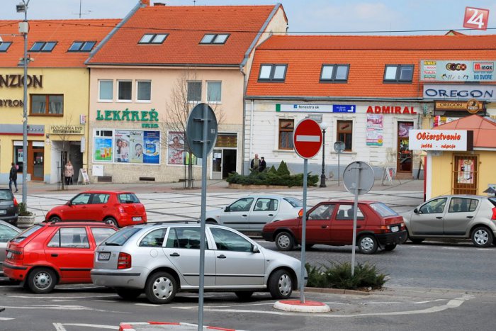 Ilustračný obrázok k článku V Moravciach sa pracuje na návrhu, ktorý sa týka mnohých vodičov: Parkovaniu zdarma v centre môže byť koniec!