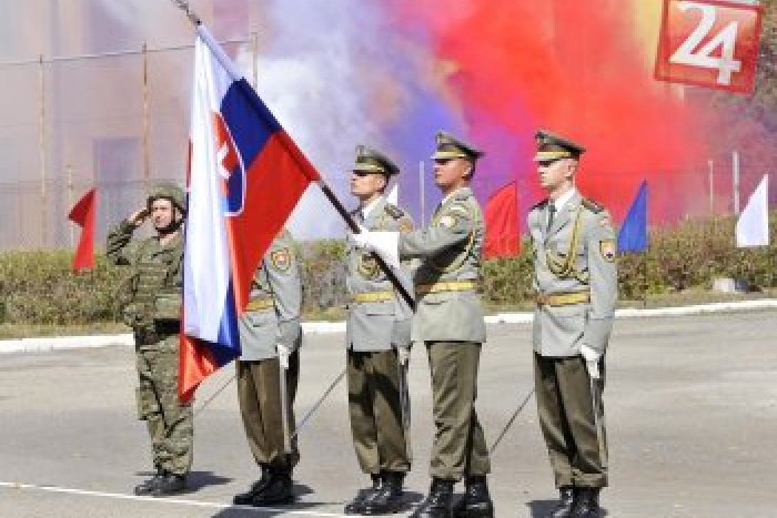 Ilustračný obrázok k článku Štát nechá strážiť vojenské objekty: Medzi nimi sú aj breznianske kasárne