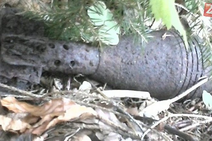 Ilustračný obrázok k článku Hrozivý nález počas poľnohospodárskych prác: Na poli objavili delostreleckú muníciu!
