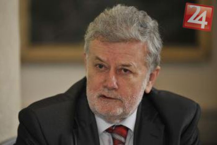 Ilustračný obrázok k článku Tvrdé slová študentskej rady voči šéfovi VÚC. Župan: Je to nehorázne!