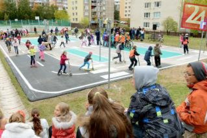 Ilustračný obrázok k článku Nové dopravné ihrisko v Košiciach ide s dobou: Žiaci budú trénovať na bicykli ale aj skejtborde!